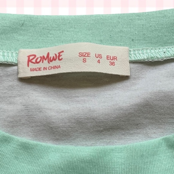 3 ROMWE Graphic Cropped Tees - Picture 11 of 11